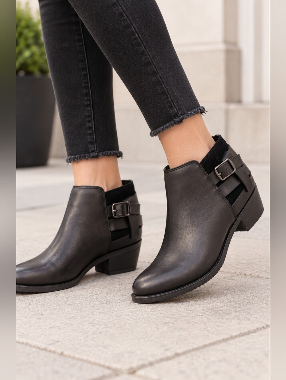 SoftWalk Raleigh Black Ankle Boots Size 6m5 Wide